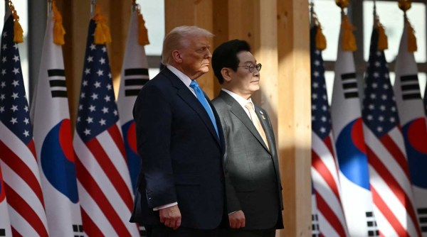 Trump in South Korea for APEC Summit as Asia Tour Overlaps with North Korean Missile Launches